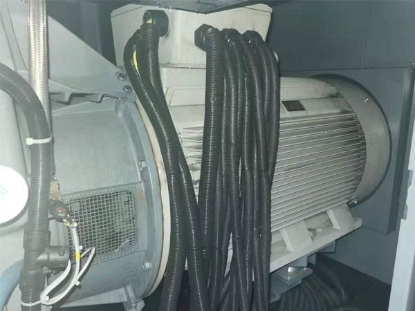 出售一台安装未用阿特拉斯无油螺杆机一台